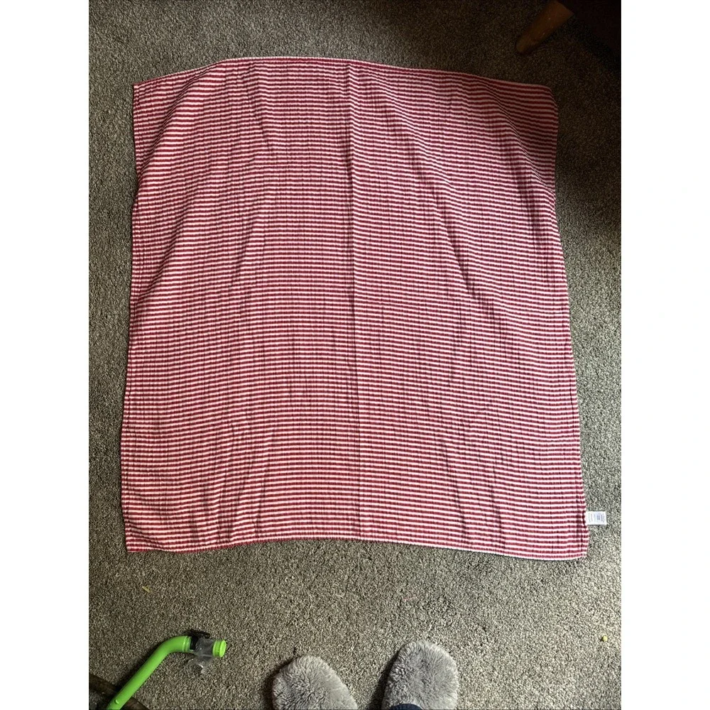 2 Gymboree Muslin Blankets Red & White Striped And Penguins Christmas 2017